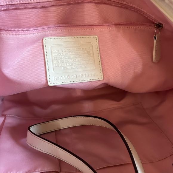 Coach Signature Chelsea Lea Medium Shoulder Tote Bag 10x16 GReat condition - Picture 5 of 7